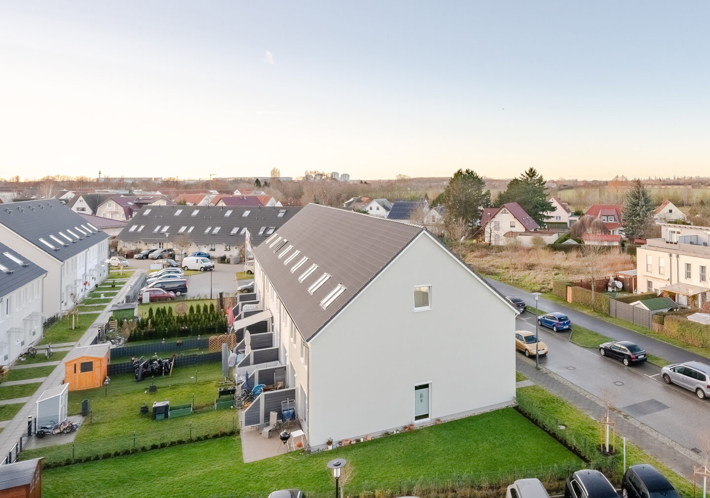 Reihe von neuen Einfamilienhäusern in Falkenberg