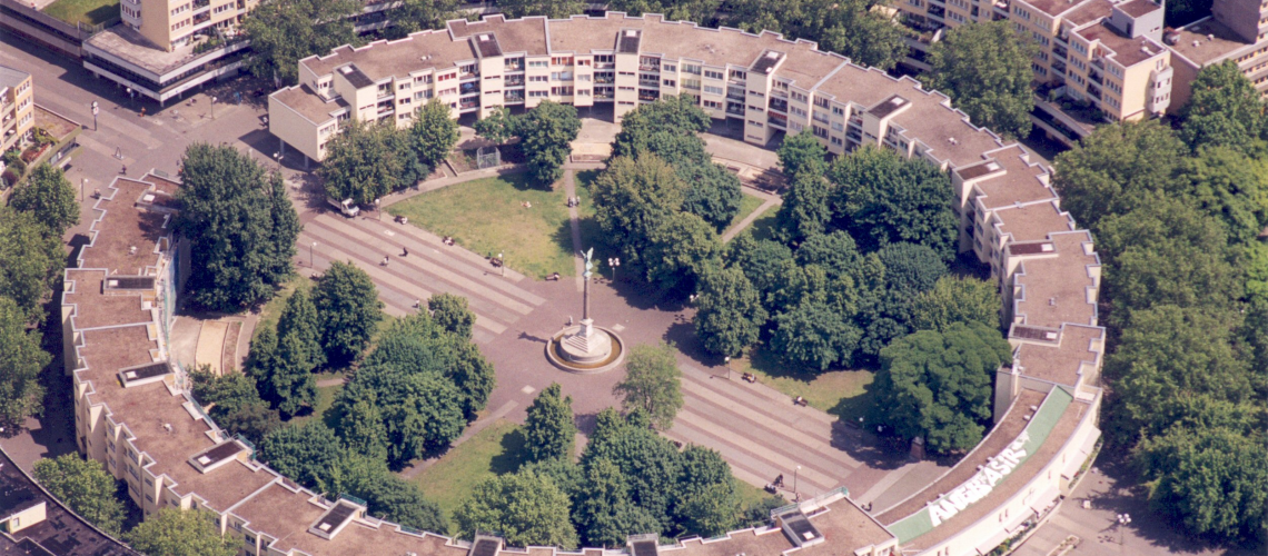 Historische Luftaufnahme vom Mehringplatz in Kreuzberg