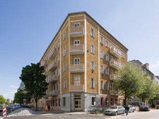 19 Wohneinheiten umfasst das Modernisierungsprojekt in der Schliemannstraße/Stargarder Straße Eckansicht vom Modernisierungsprojekt in der Schliemannstraße/Stargarder Straße