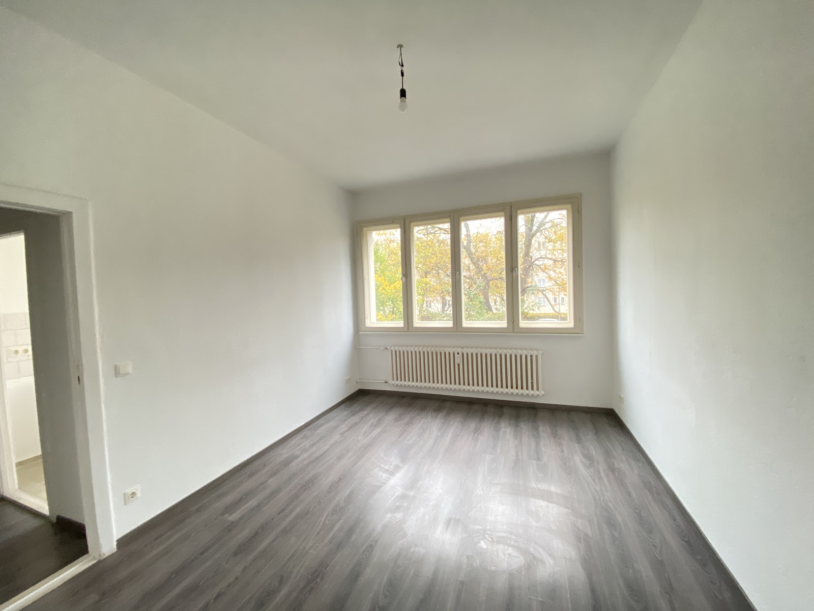تصویر Nachmieter ab sofort gesucht: Helle 2,5-Zimmer-Wohnung mit Balkon & Tageslichtbad, provisionsfrei