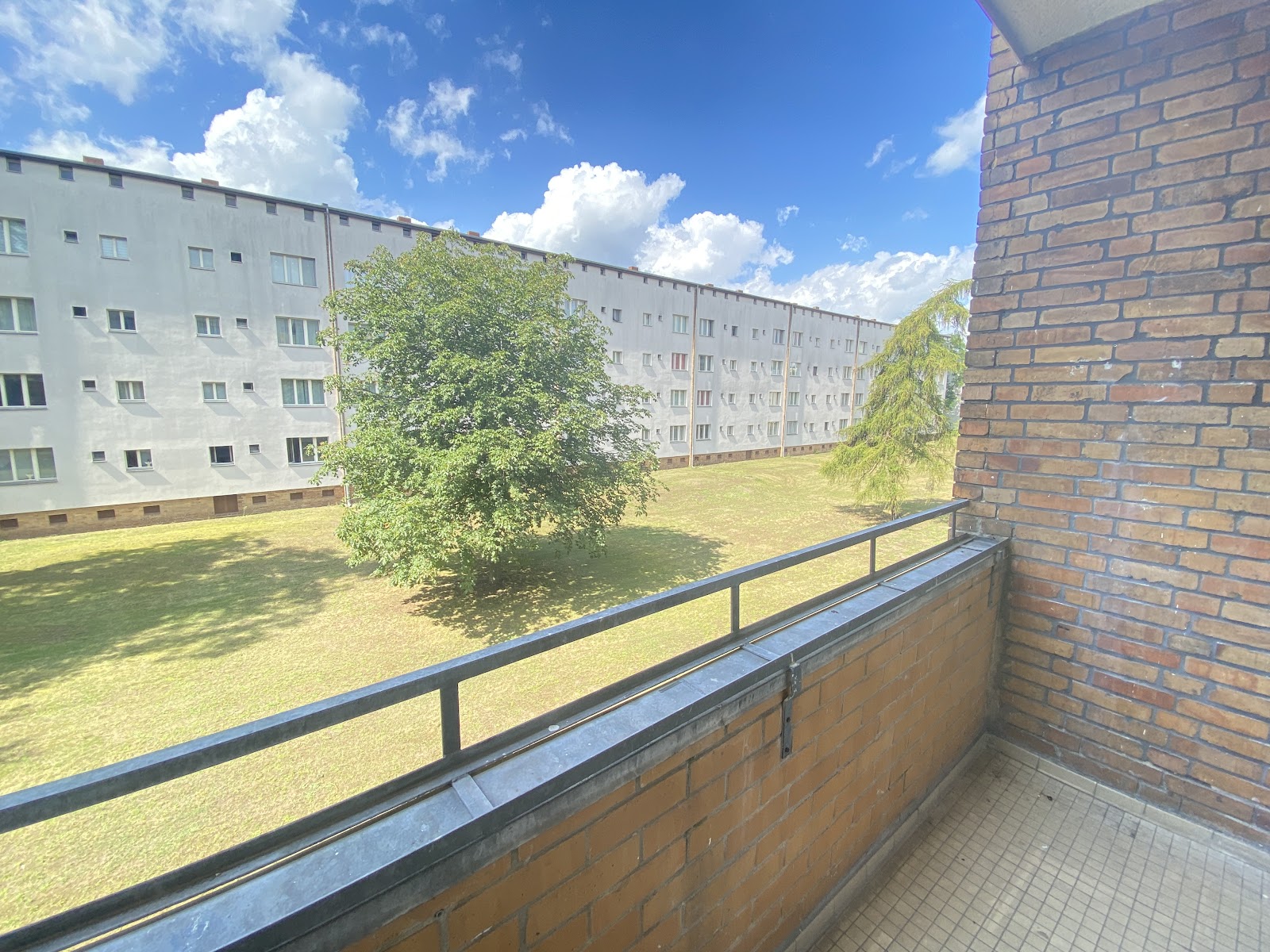 تصویر Helle 2-Zimmer-Wohnung mit Balkon und Duschbad – provisionsfrei