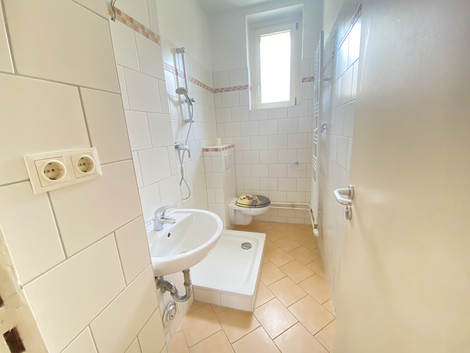 تصویر Helle 2-Zimmer-Wohnung mit Balkon und Duschbad – provisionsfrei