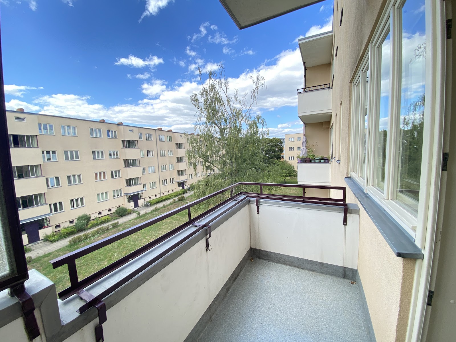 تصویر Helle 2-Zimmer-Wohnung mit Balkon u. Tageslichtbad ab SOFORT–WBS-Berechtigung (bis 140) erforderlich
