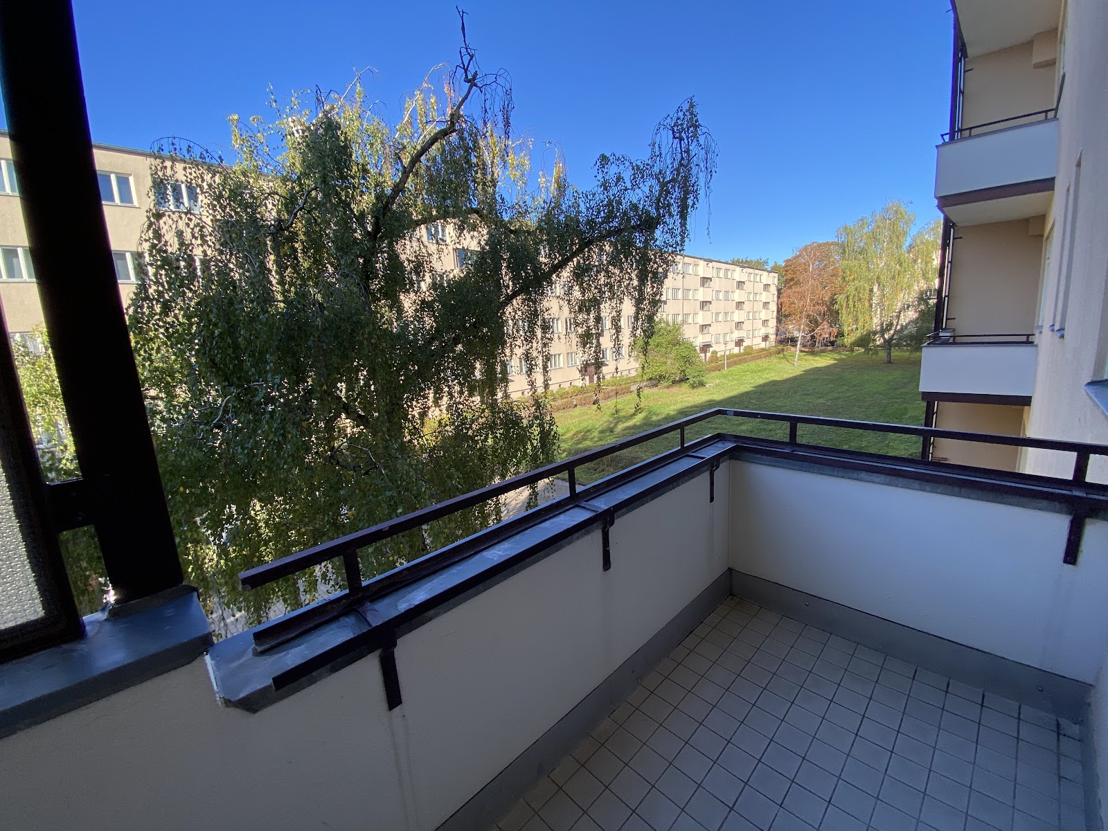 تصویر Helle 2-Zimmer-Wohnung mit Balkon u. Tageslichtbad für Selbstrenovierer–WBS-Berechtigung 100 bis 140
