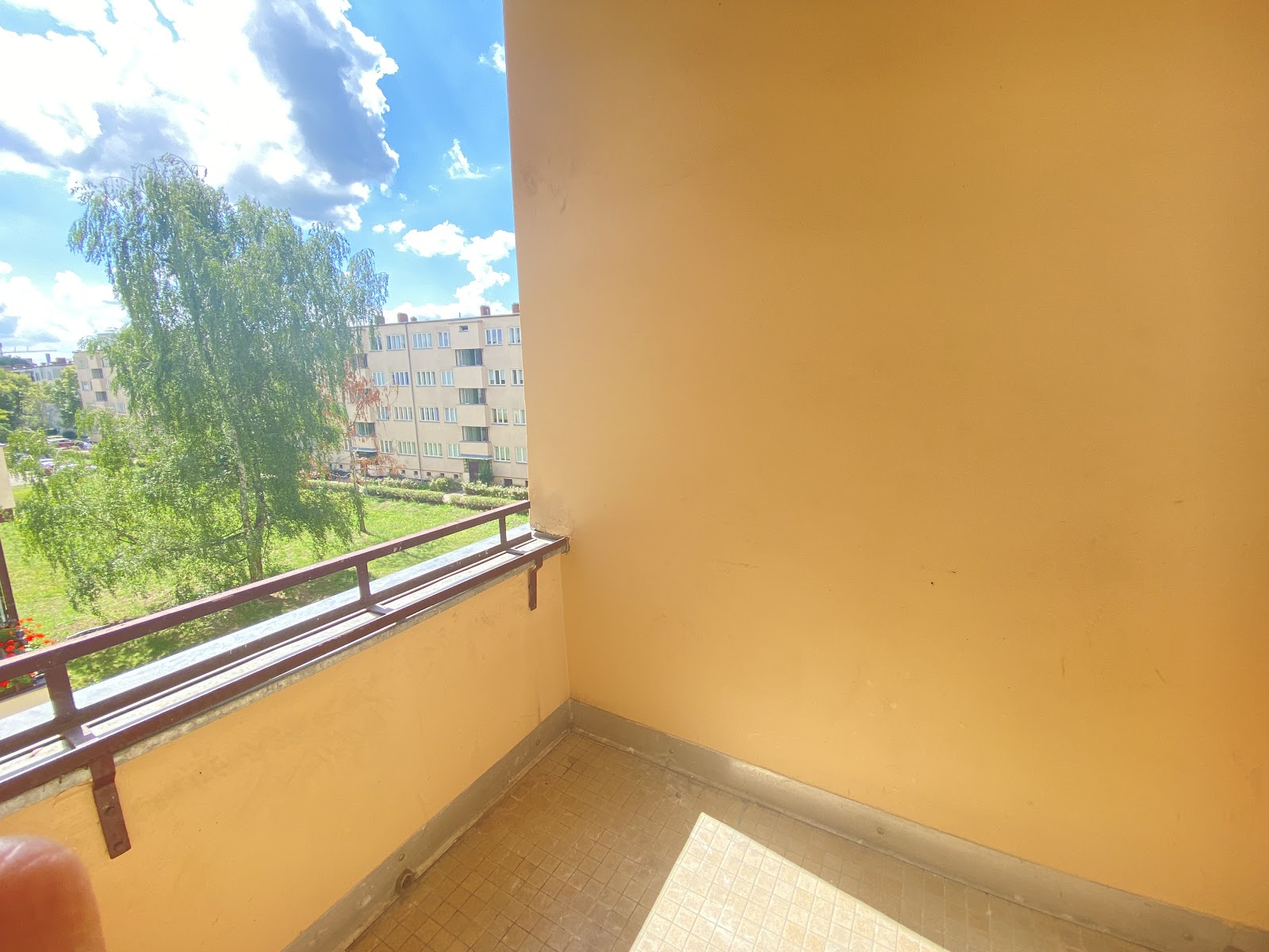 تصویر Helle 2-Zimmer-Wohnung mit Balkon und Tageslichtbad – WBS-Berechtigung (100 bis 140) erforderlich