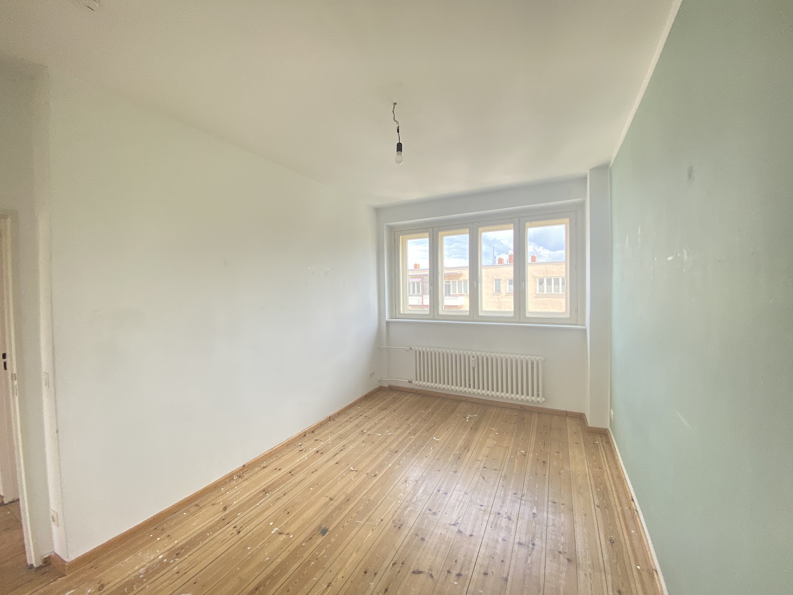 تصویر Helle 2,5-Zimmer-Wohnung mit Balkon und Tageslichtbad – provisionsfrei