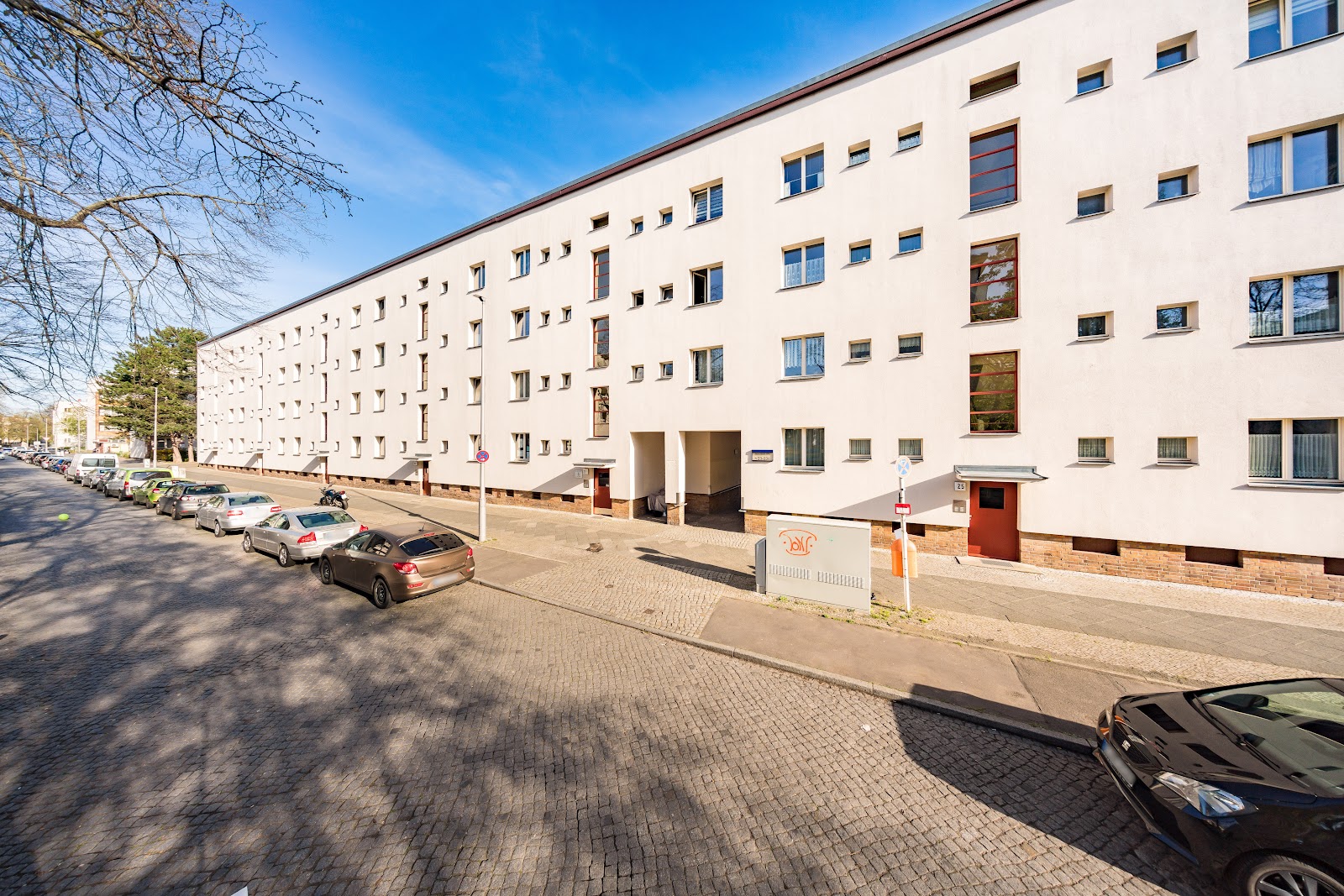 تصویر Helle 1,5-Z.-Wohnung mit Balkon und Tageslichtbad für Selbstrenovierer – WBS-Berechtigung bis 140