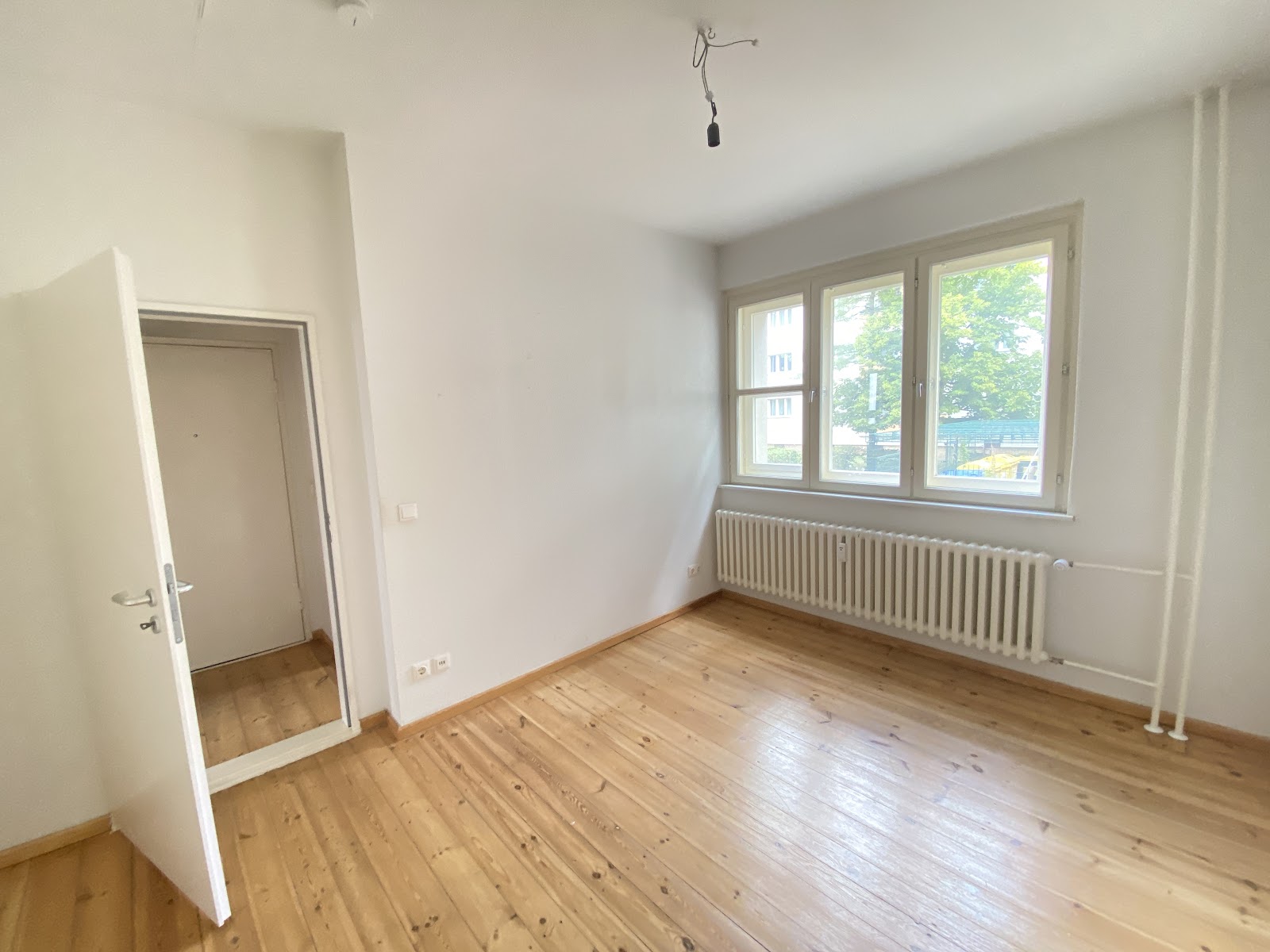 تصویر Helle 1-Zimmer-Wohnung mit Balkon und Tageslichtbad – provisionsfrei