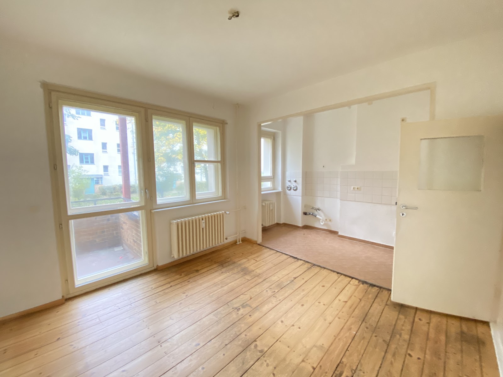 تصویر Helle 1-Zimmer-Wohnung mit Balkon und Tageslichtbad – provisionsfrei · Burscheider Weg 14D, 13599 Berlin