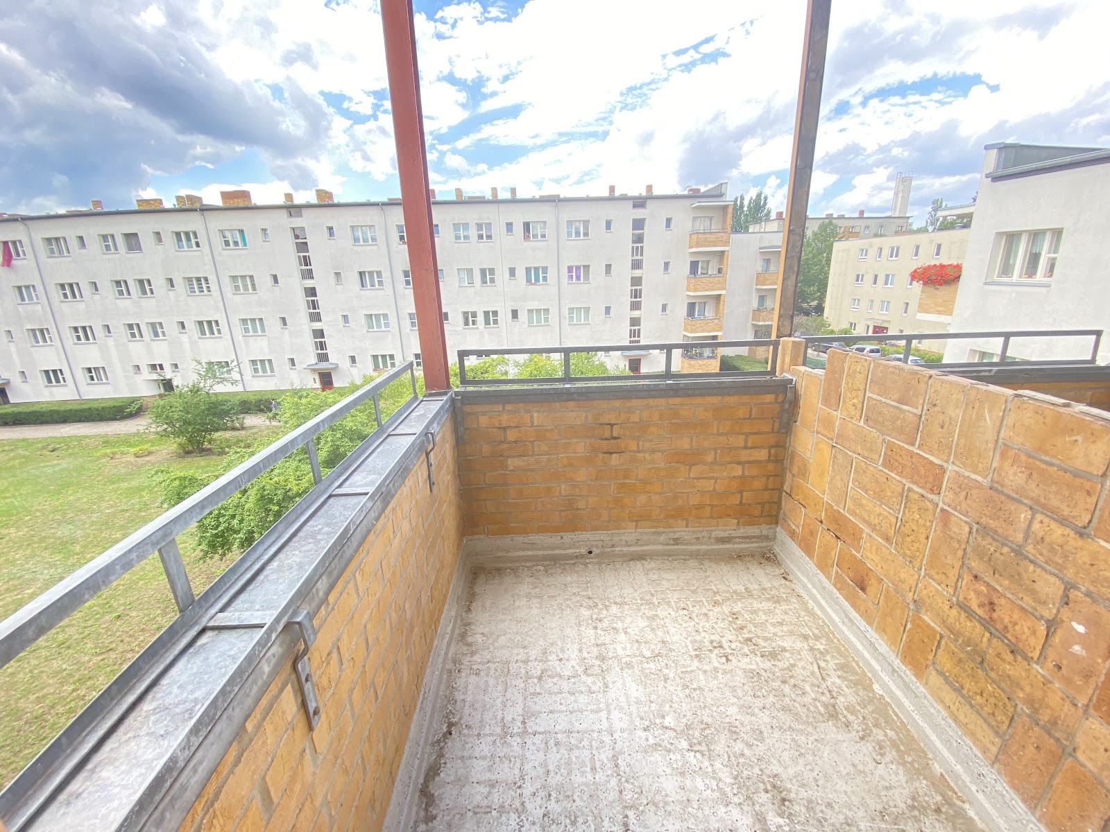 تصویر Helle 1,5-Zimmer-Wohnung mit Tageslichtbad für Selbstrenovierer – provisionsfrei