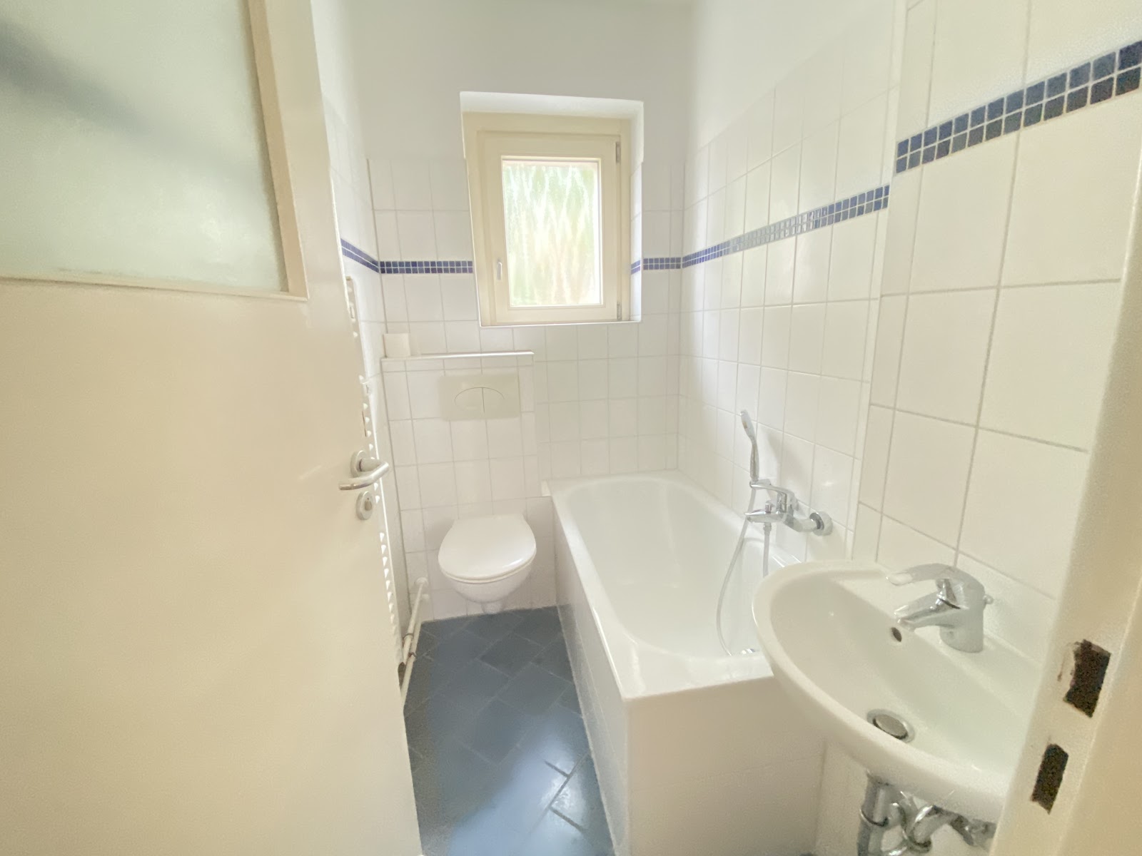 تصویر Helle 1,5-Zimmer-Wohnung mit Balkon und Tageslichtbad für Selbstrenovierer – provisionsfrei