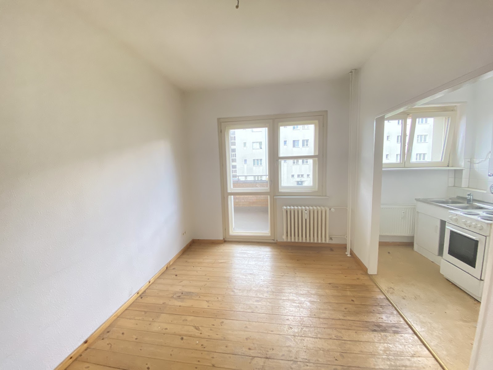 تصویر Helle 1,5-Zimmer-Wohnung mit Balkon und Tageslichtbad für Selbstrenovierer – provisionsfrei