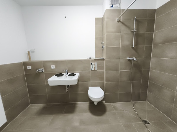 تصویر Helle 2-Zimmer-Wohnung mit Balkon – barrierefreie Objektgestaltung – nur mit WBS bis 160