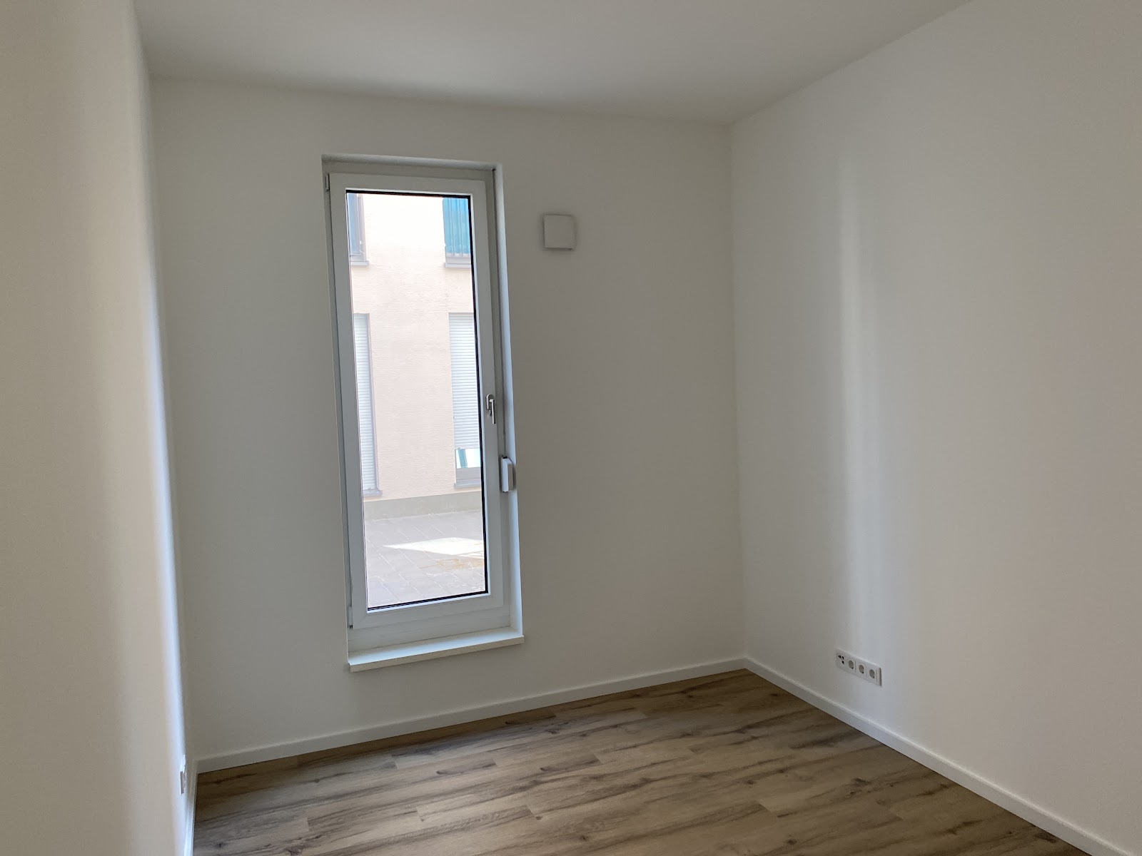 تصویر Helle 2-Zimmer-Wohnung mit Balkon – barrierefreie Objektgestaltung – provisionsfrei