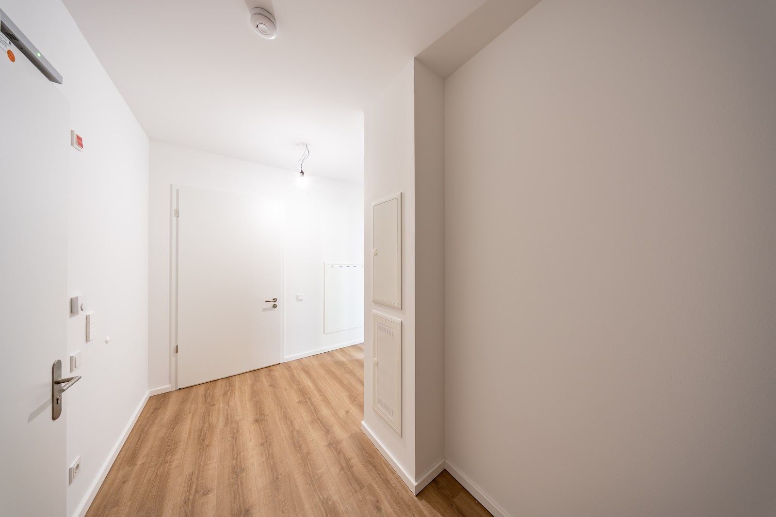 تصویر rollstuhlgerechte Neubauwohnung mit Fußbodenheizung und Balkon/WBS für Rollstuhlnutzer erforderlich