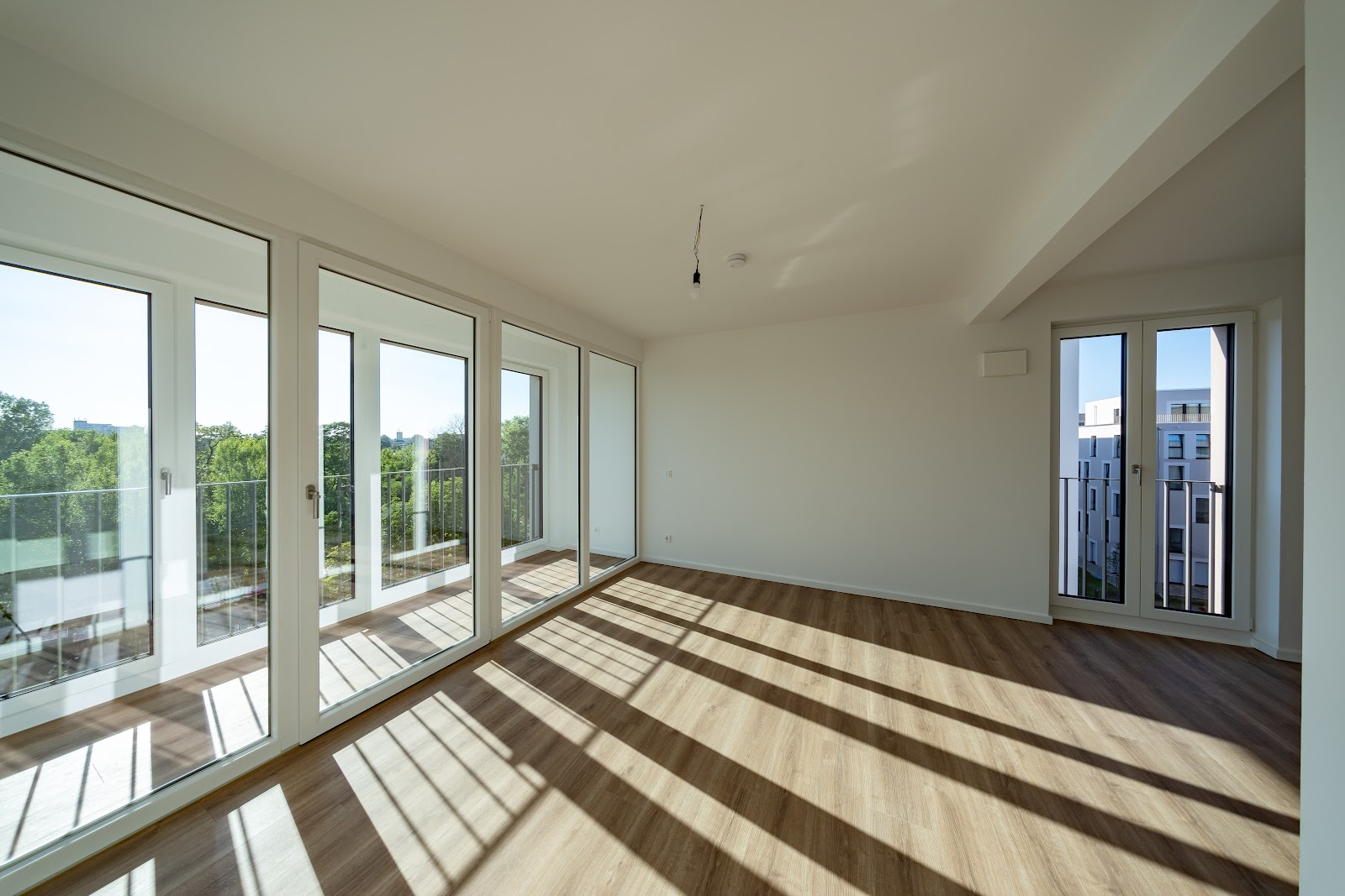 تصویر Neubauwohnung mit Fußbodenheizung an der Waterkant / WBS bis 180 erforderlich