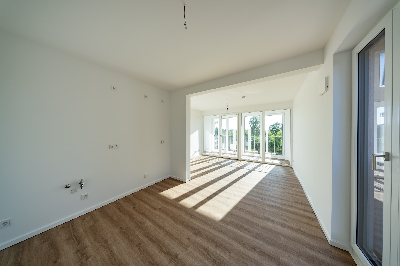تصویر Neubauwohnung mit Fußbodenheizung an der Waterkant / WBS bis 180 erforderlich