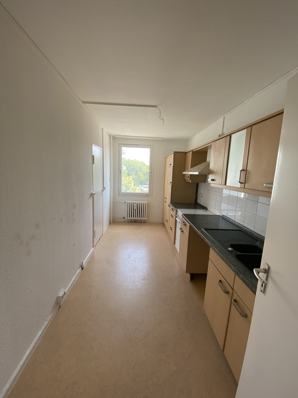 تصویر 2-Zimmer-Wohnung mit Balkon und Duschbad