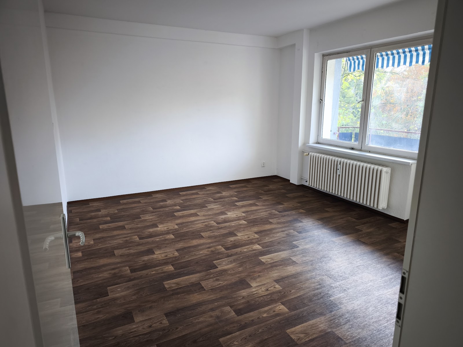 تصویر 3-Zimmer-Wohnung mit Balkon – vorfristig Nachmieter zum 01.11.gesucht