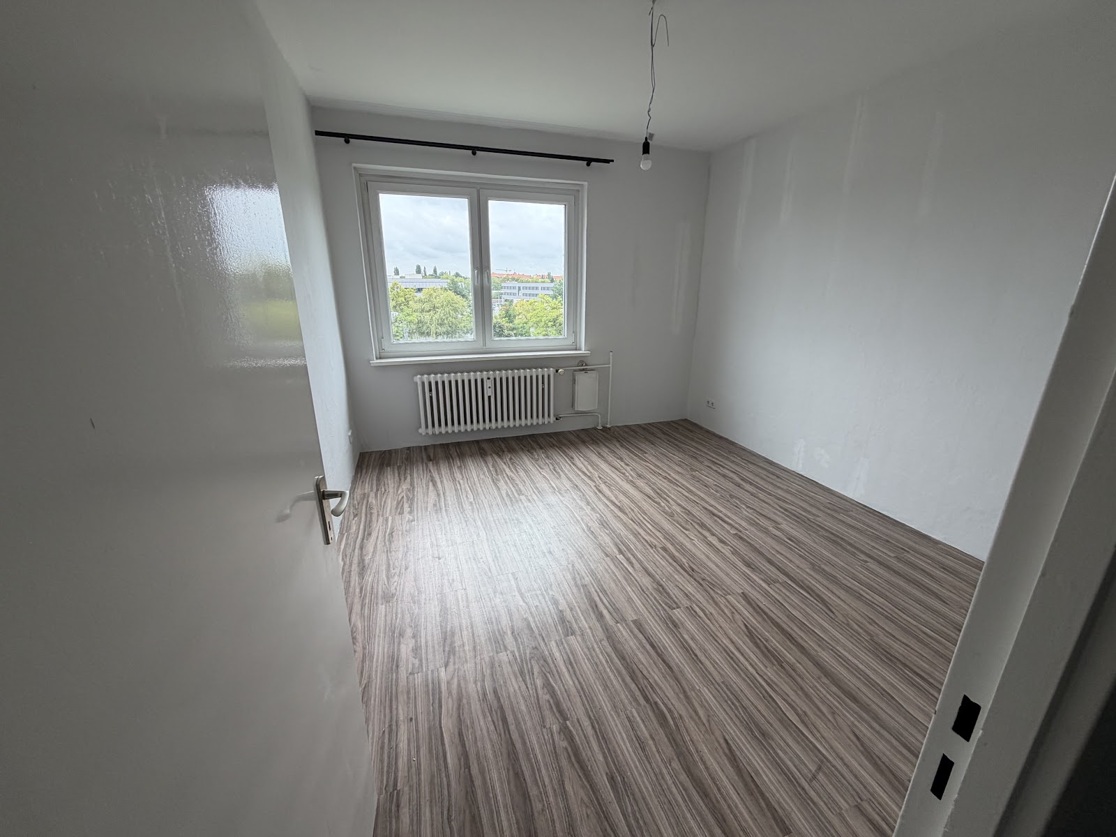 تصویر 3-Zimmer-Wohnung mit Balkon in Charlottenburg