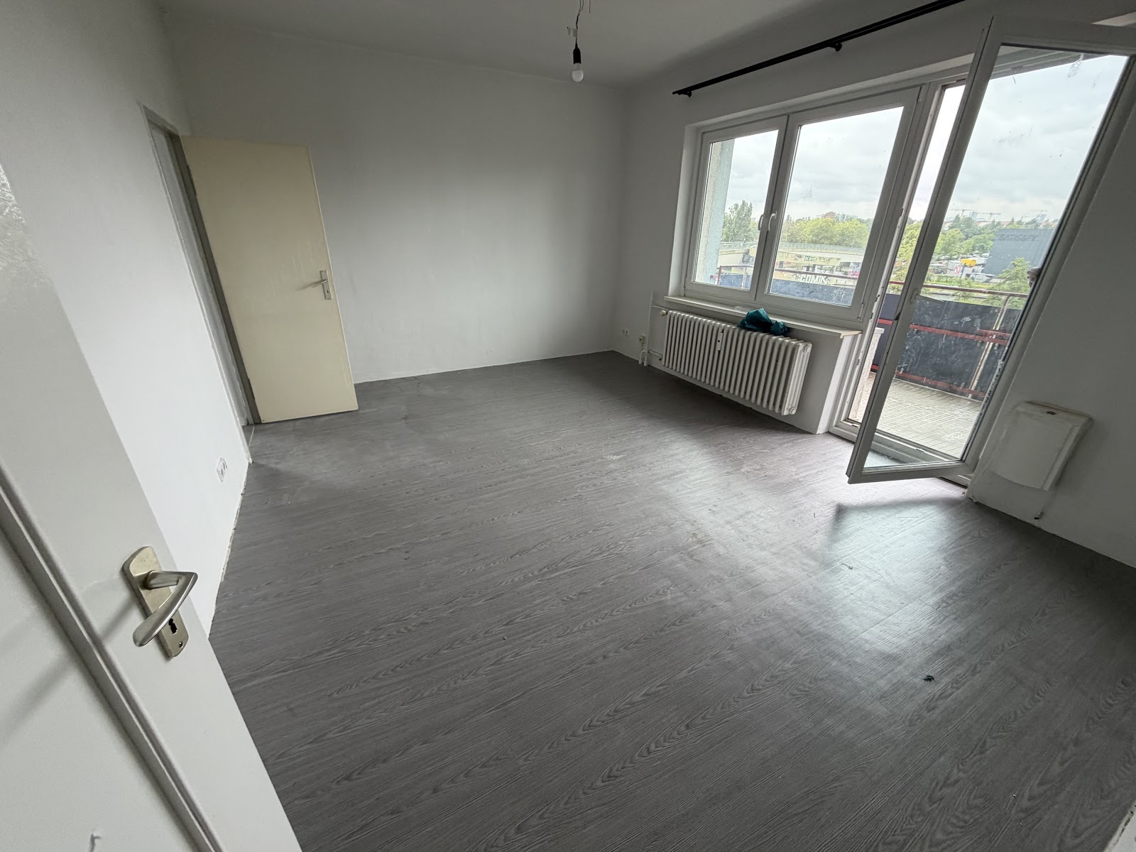 تصویر 3-Zimmer-Wohnung mit Balkon in Charlottenburg