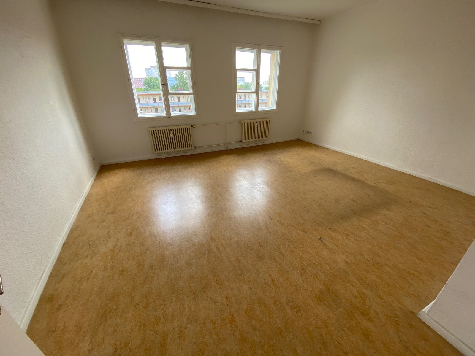 تصویر Dachgeschosswohnung ohne Aufzug in der Flusspferdhofsiedlung neu zu vermieten