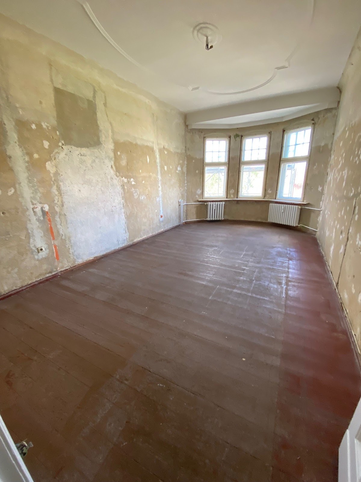 تصویر Renovierungsbedürftige Altbauwohnung in Alt-Hohenschönhausen neu zu vermieten