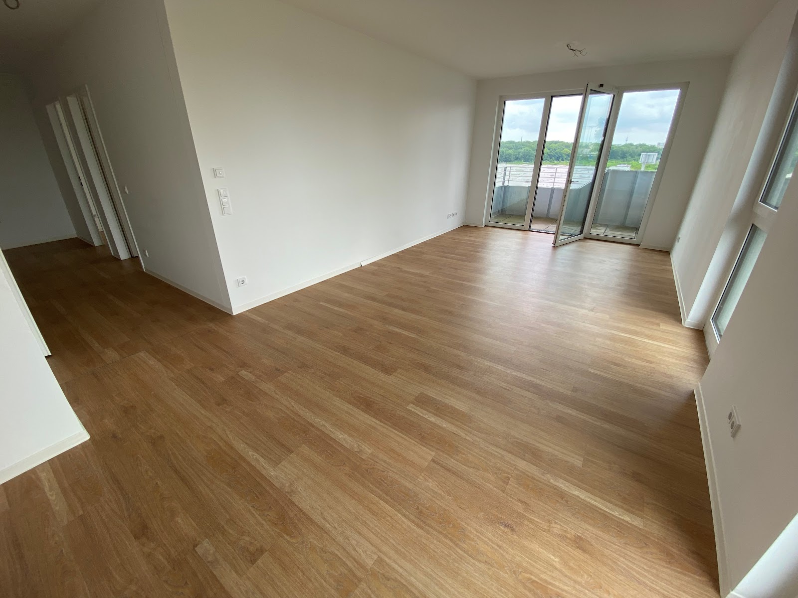 تصویر Neubauwohnung mit Balkon im Zweitbezug in Lichtenberg (nahe IKEA) ab sofort neu zu vermieten