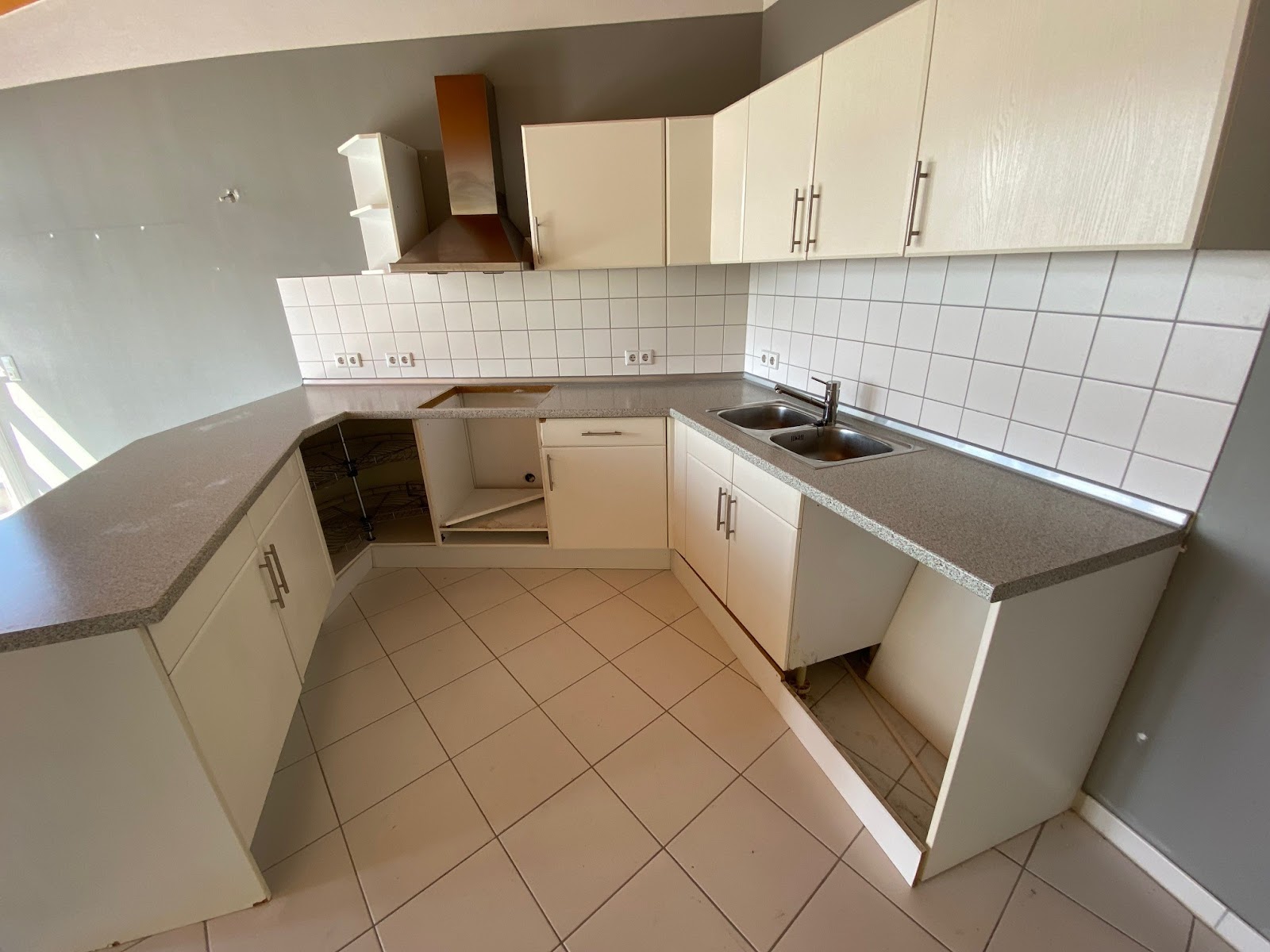 تصویر Dachgeschosswohnung mit Balkonterrasse in Alt-Hohenschönhausen neu zu vermieten