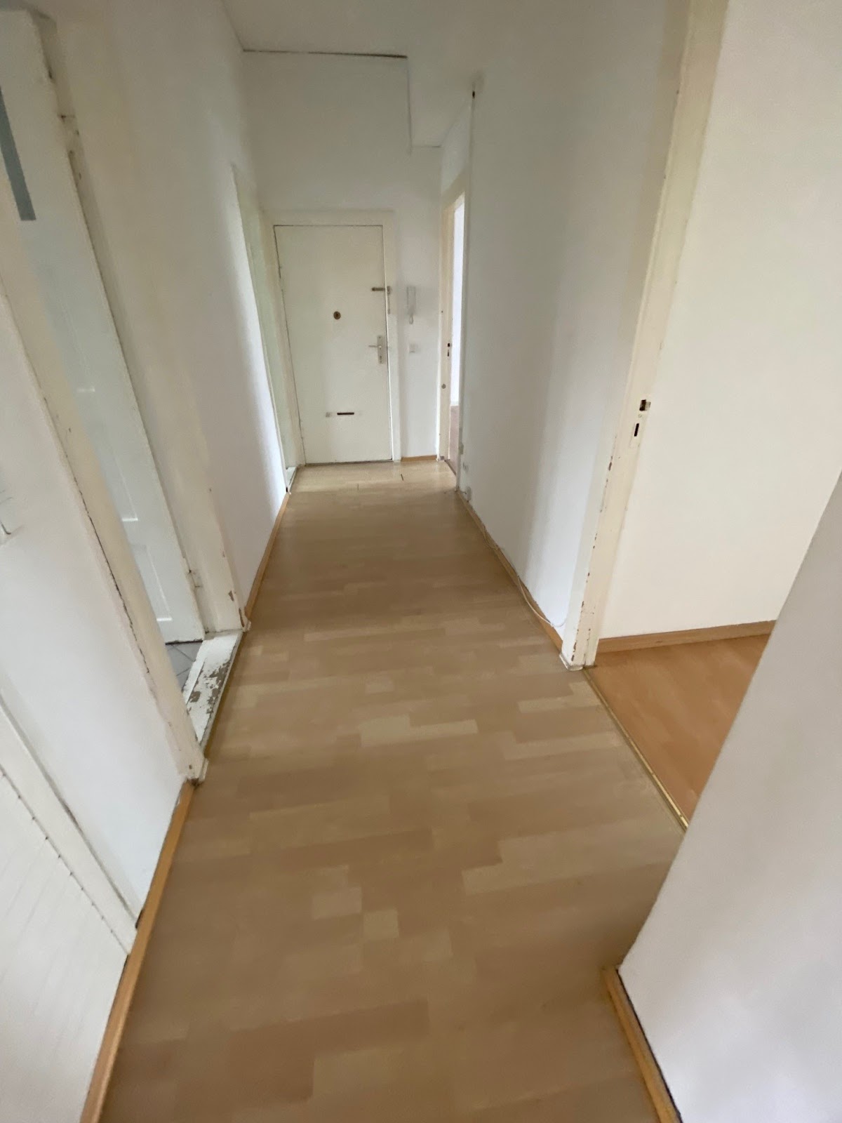 تصویر Große Altbauwohnung in Prenzlauer Berg am S-Bhf. Greifswalder Straße neu zu vermieten