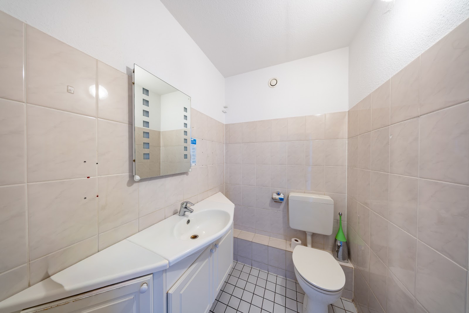 WC-B