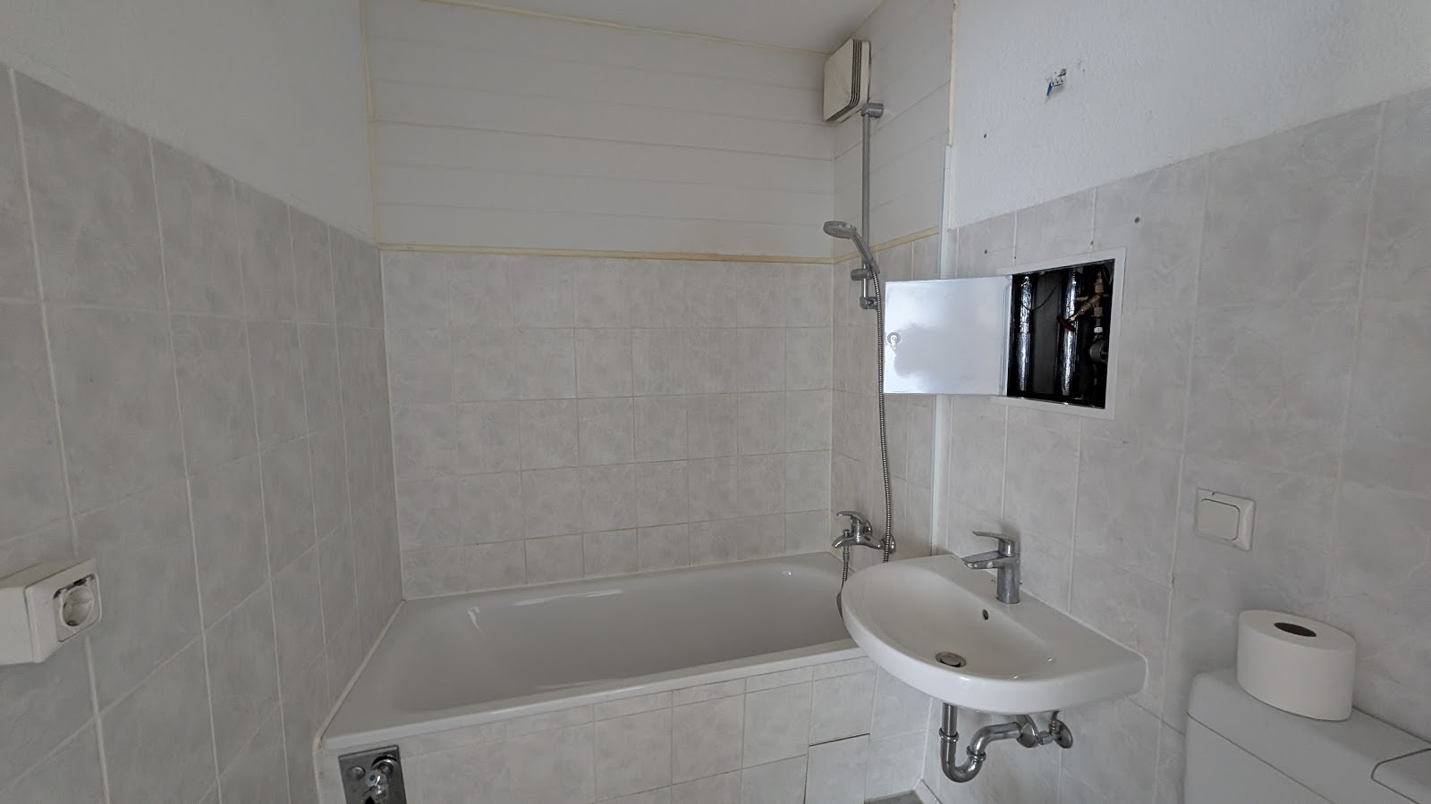 تصویر Wohnung sucht neuen Mieter! Einkommensgrenzen bitte beachten!