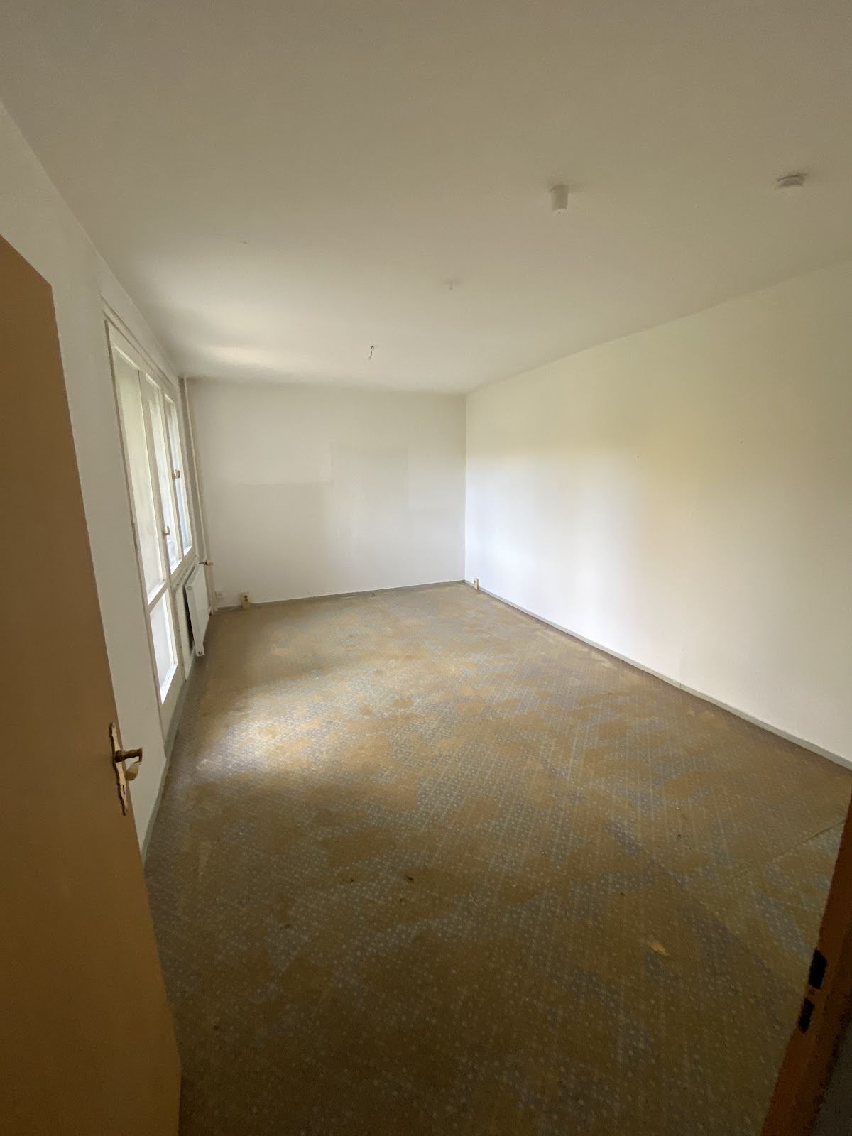 تصویر 2 Zimmerwohnung im Thälmannpark ab sofort!