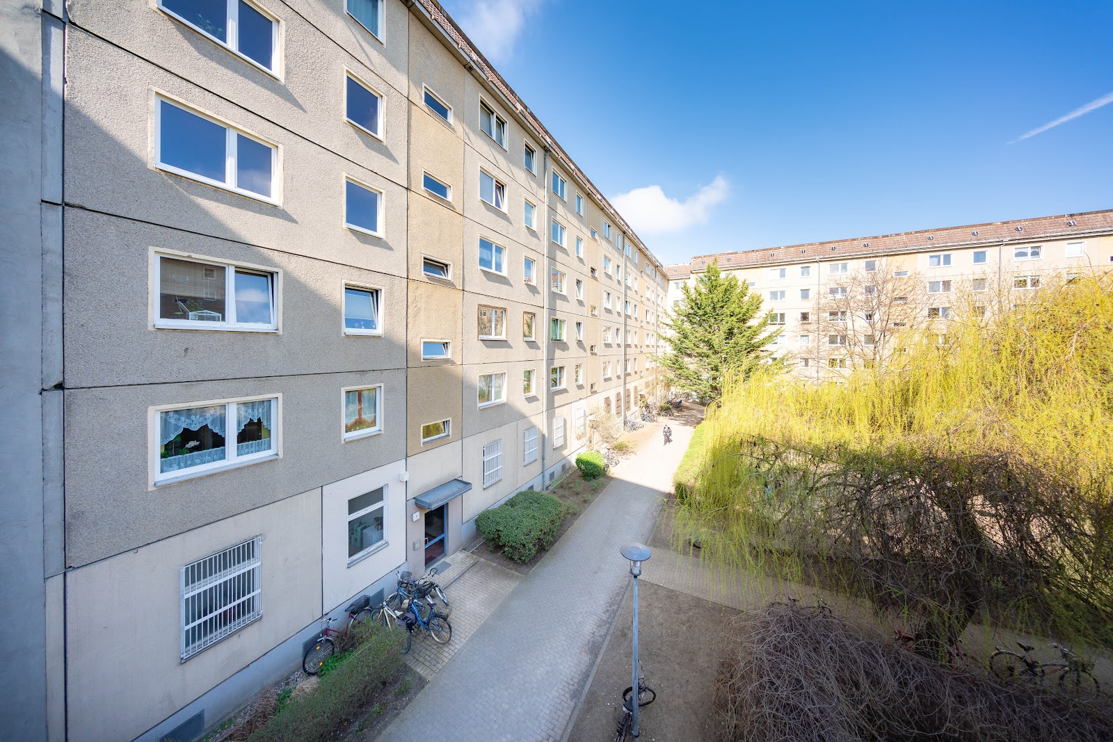 تصویر Renovierungsbedürftige Wohnung in Prenzlauer Berg nahe dem "Velodrom" neu zu vermieten