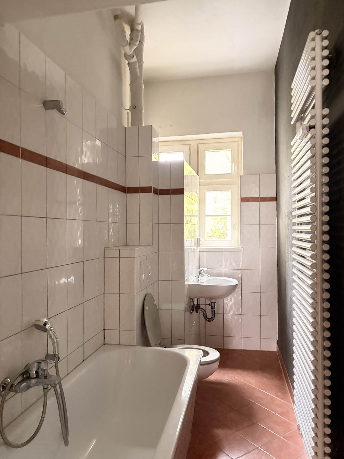 تصویر 2,5 Zimmer ohne WBS · Grellstr. 63, 10409 Berlin