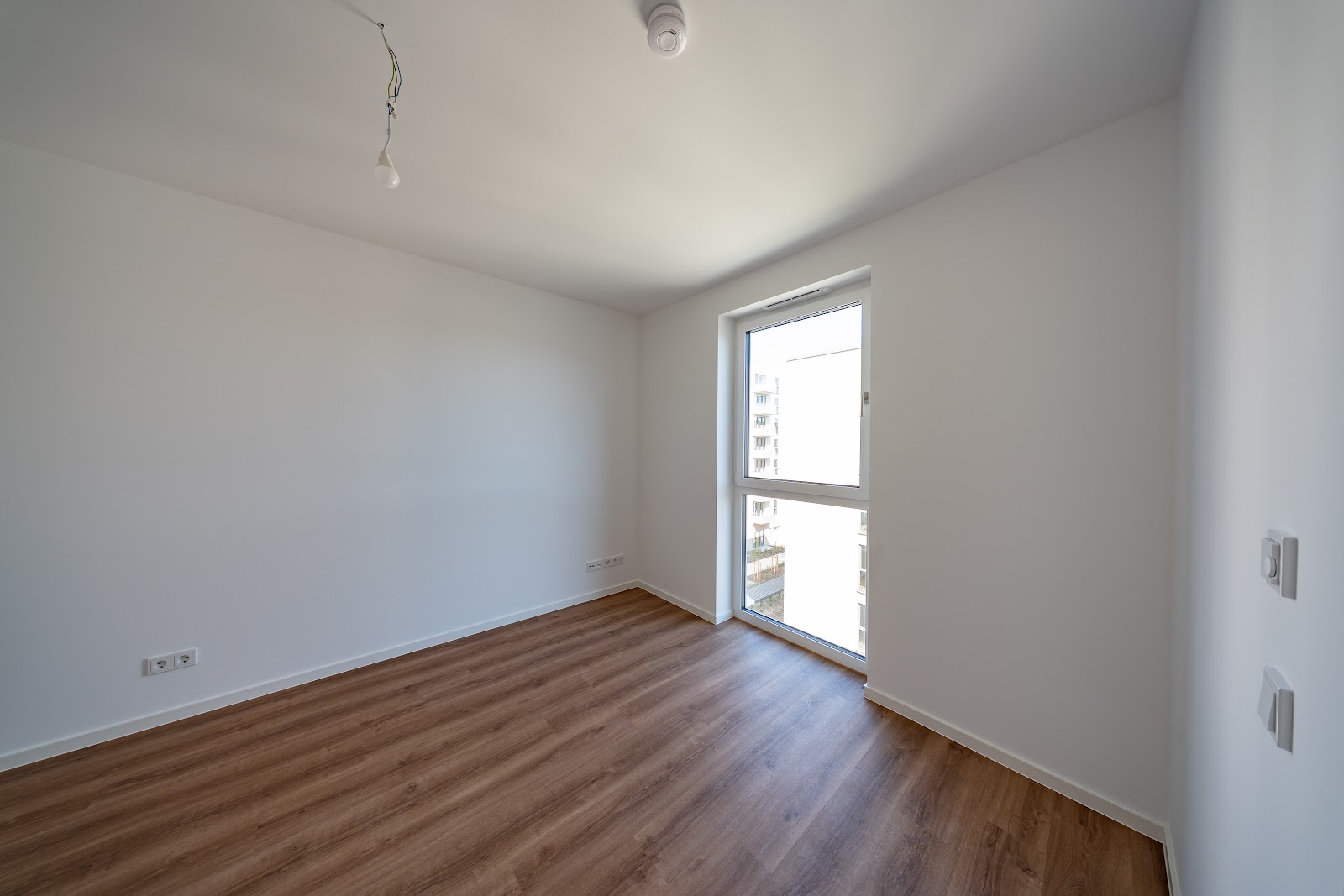 تصویر Helle 5-Z.-Wohnung mit Balkon – barrierefreie Objektgestaltung – provisionsfrei– nur mit WBS bis 220