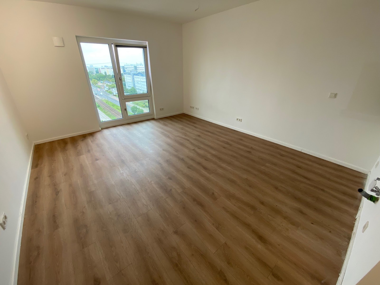تصویر Günstige Neubauwohnung am S-Bhf. Springpfuhl im Zweitbezug neu zu vermieten – WBS erforderlich !