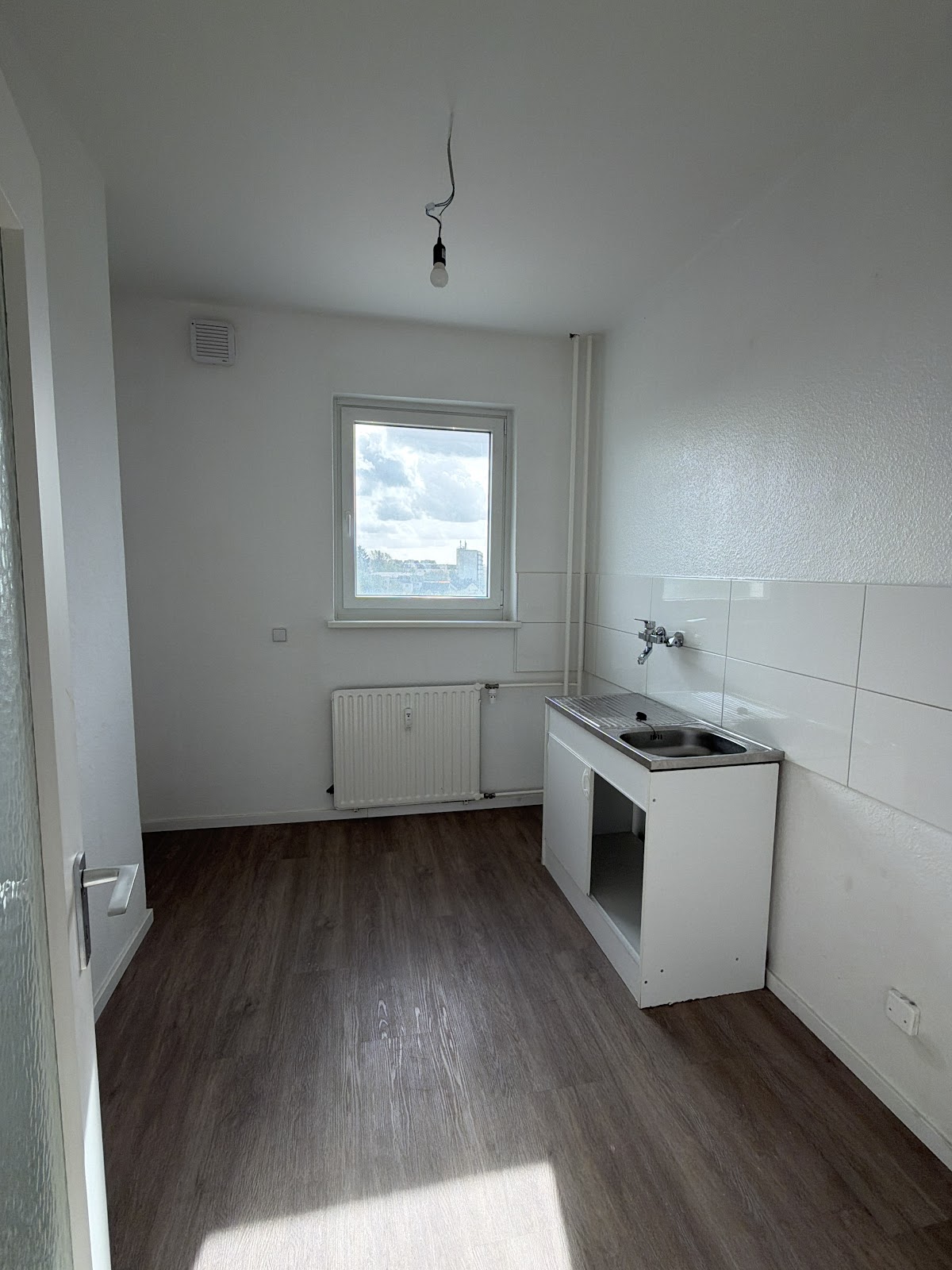 تصویر Wohnung mit WBS verfügbar