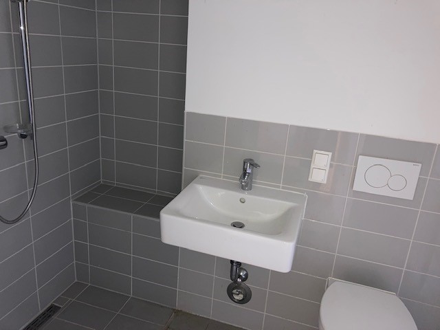Bad mit ebenerdiger Dusche